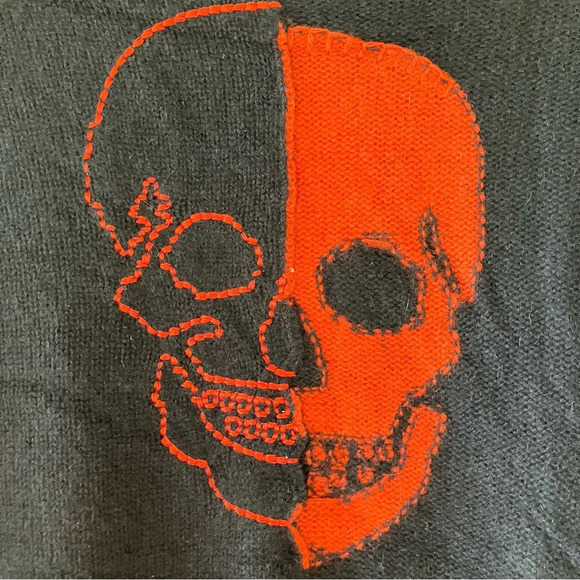 NWT 360 Cashmere RARE Navy and Red Skull & Stitch Color Block Sweater (Large) - Picture 2 of 6